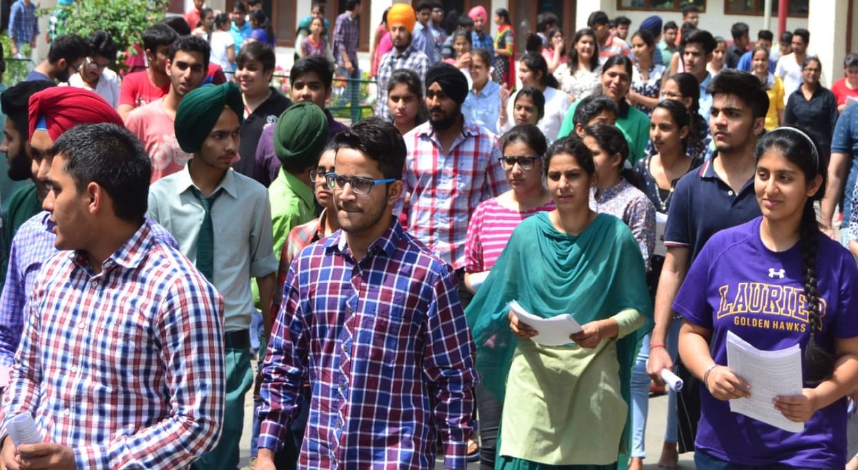 Five thousand students given JEE entrance exam in Chandigarh