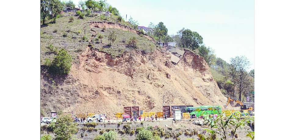 landslide near kalka shimla national highway