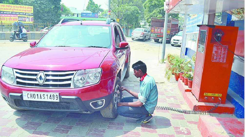 nitrogen gas in car and bike tyre