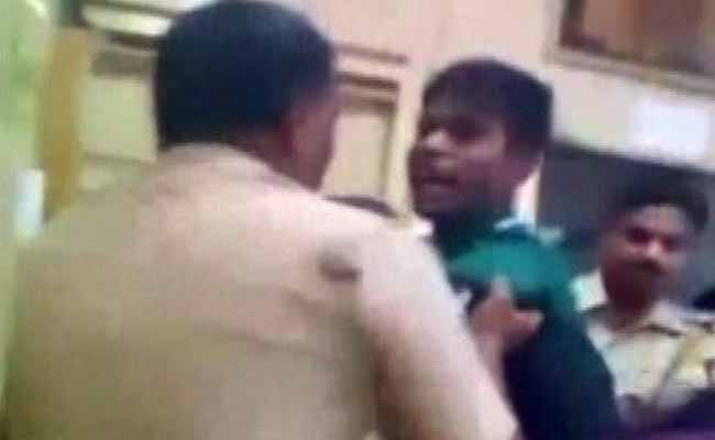 traffic police, misbehave with sub inspector, rohtak police, rohtak, haryana, crime
