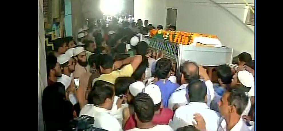 funeral of Nia officer tanjeel ahmad, people shouting slogans against the government