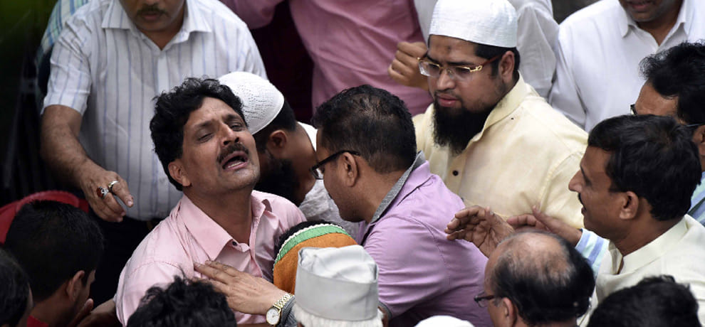 with slogan of jai hind NIA officer Tanzil ahmad Funeral