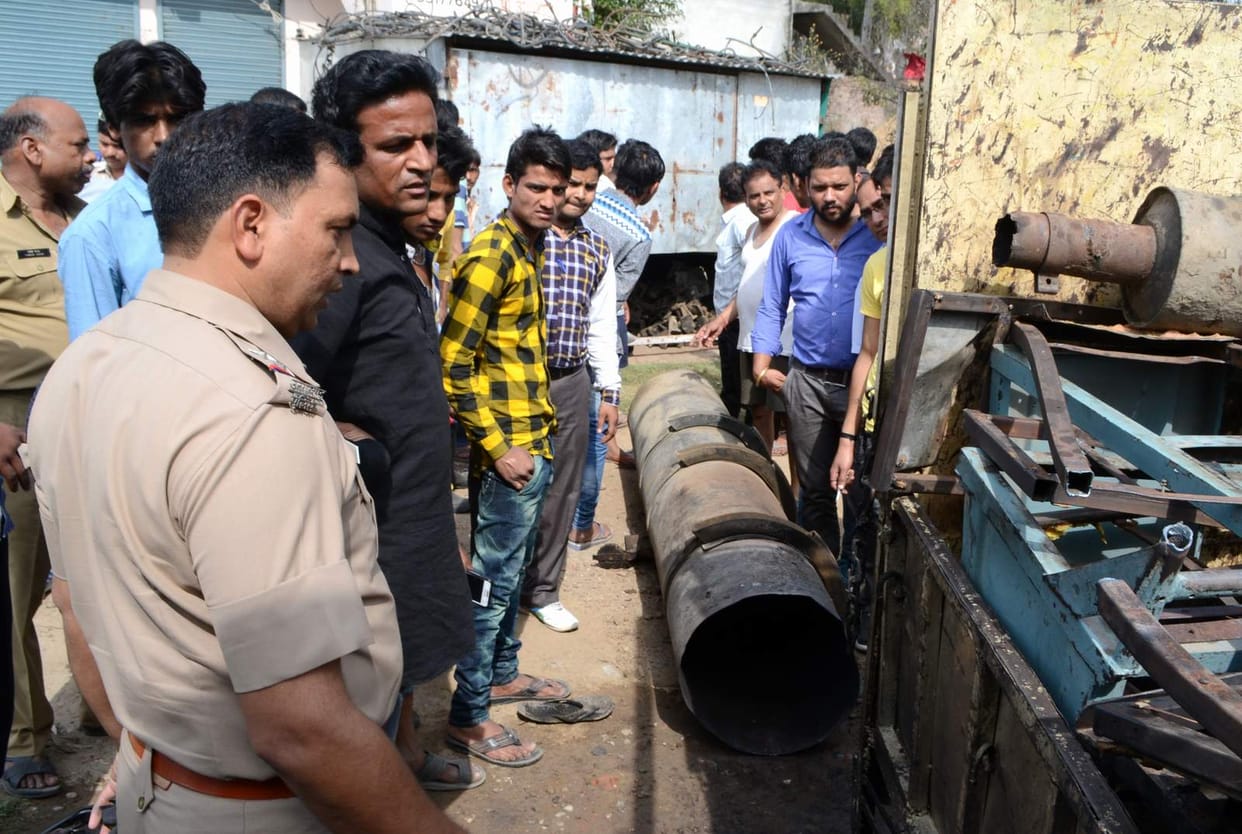 explosion in oil tank, two injured