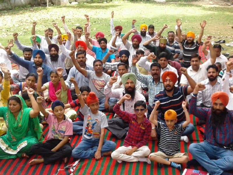 protest, batala lineman protest, prison fill protest in batala, batala, amritsar