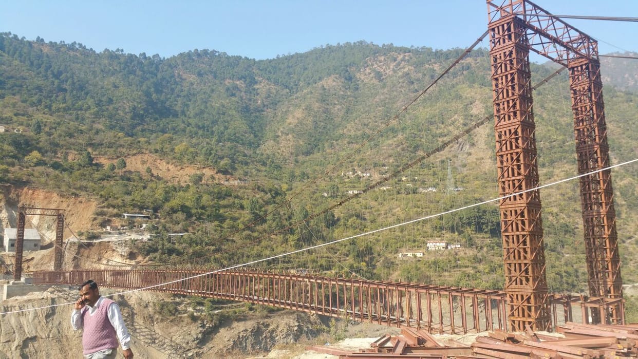 Top of the dam will be operational vehicles