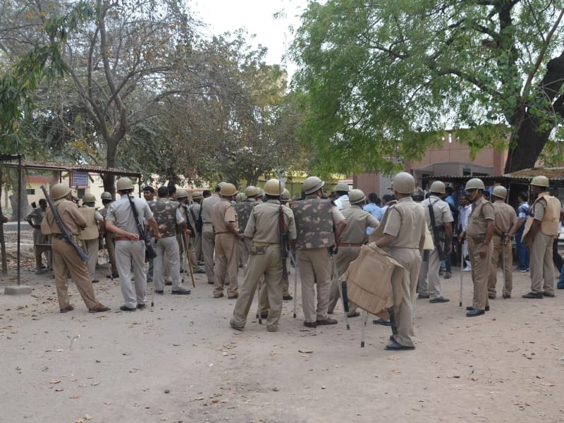attack on tehsil sadar by protestors
