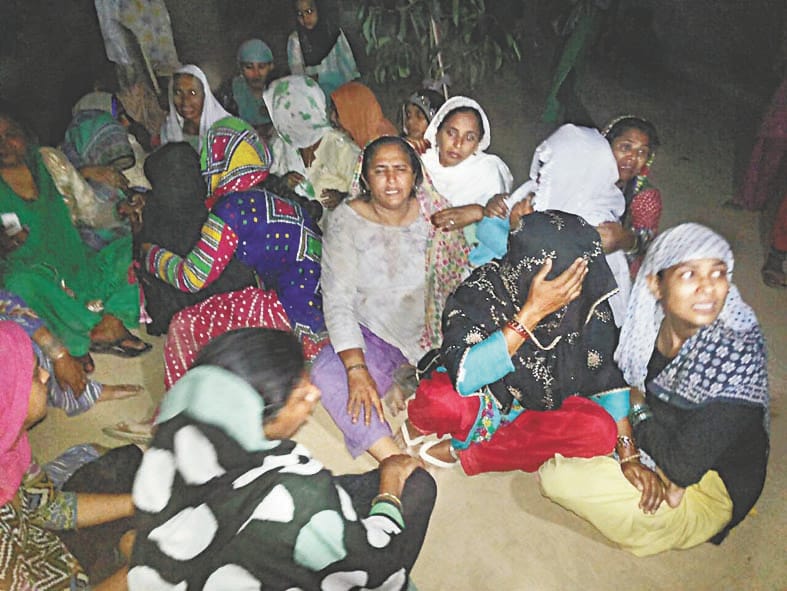 operator shot dead in Khurja
