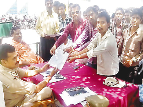 e rikshaw driver against daggamar wehicle