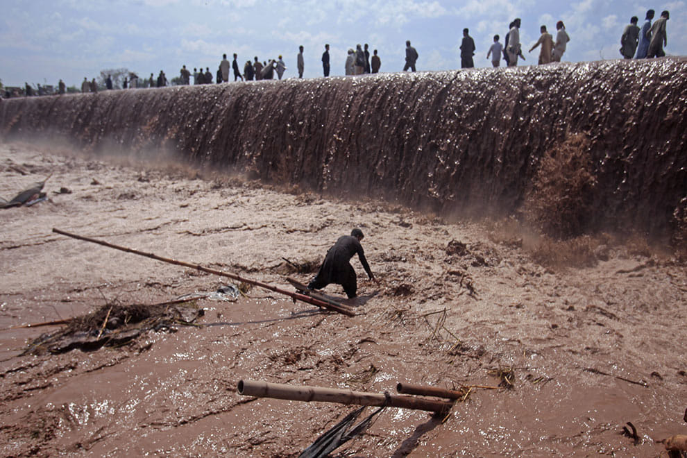 flood in pakistan, 60 people died