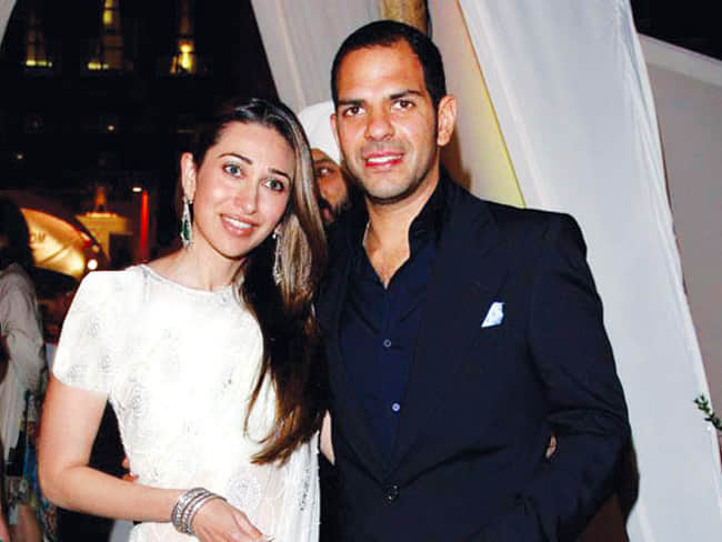 kareena kapoor party : Karisma Kapoor Going Strong with Rich Boyfriend Sandeep toshniwal