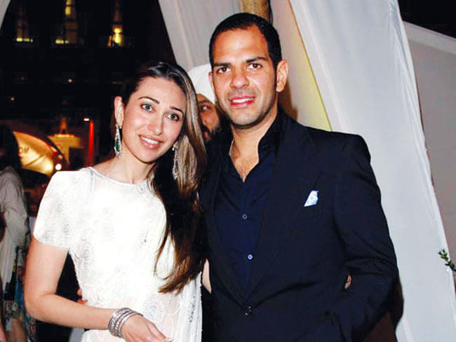 kareena kapoor party : Karisma Kapoor Going Strong with Rich Boyfriend Sandeep toshniwal