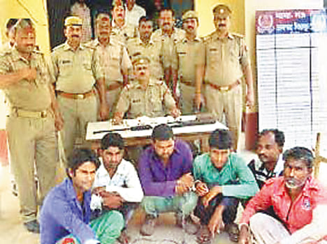 Six were arrested, including rifles and jewelry thief