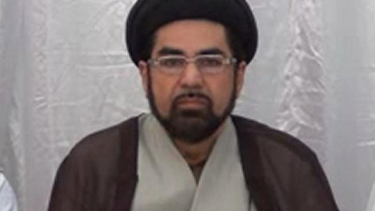 notice to maulana kalbe jawad to submit passport