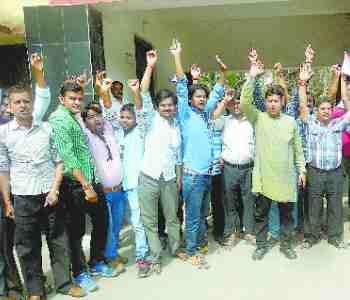 shops laid off Jewelry businessmen
