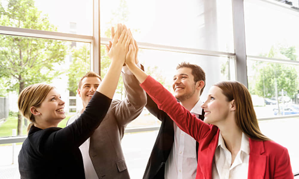 friendship day: if you have these habits you can make friends easily