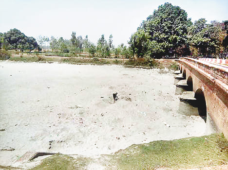 Sharda canal going from dry sand mining