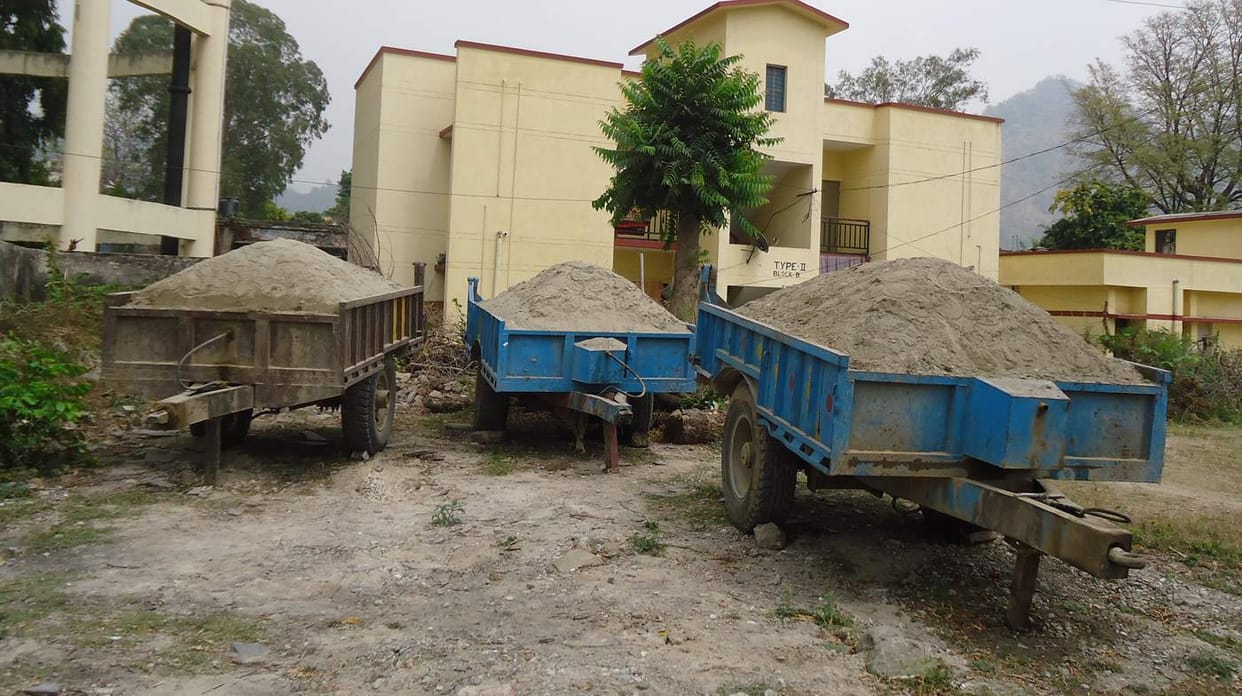 illegal mining 6 trolley siezed
