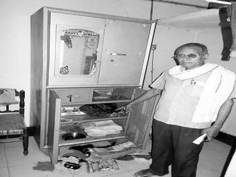 Retired teacher and the tenant's home burglary