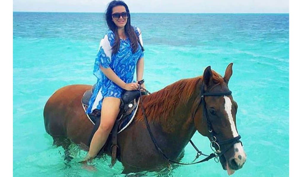 Sanjay Dutt’s Daughter Trishala Dutt horse riding