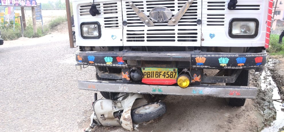 student killed in road accident at una.