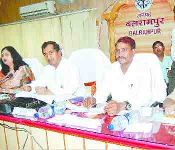 Minister warns officials of three departments