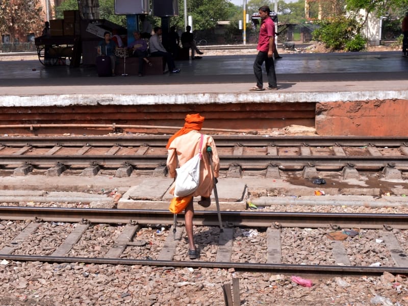 rail line crossing before gatiman express