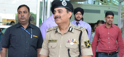 DG BSF meets tanzil ahmad' wife farzana, announce 100 per cent pension