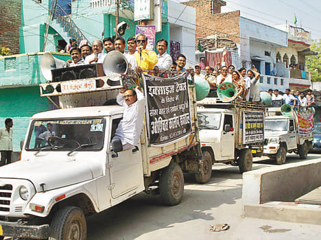 Traders shout filled, closed market