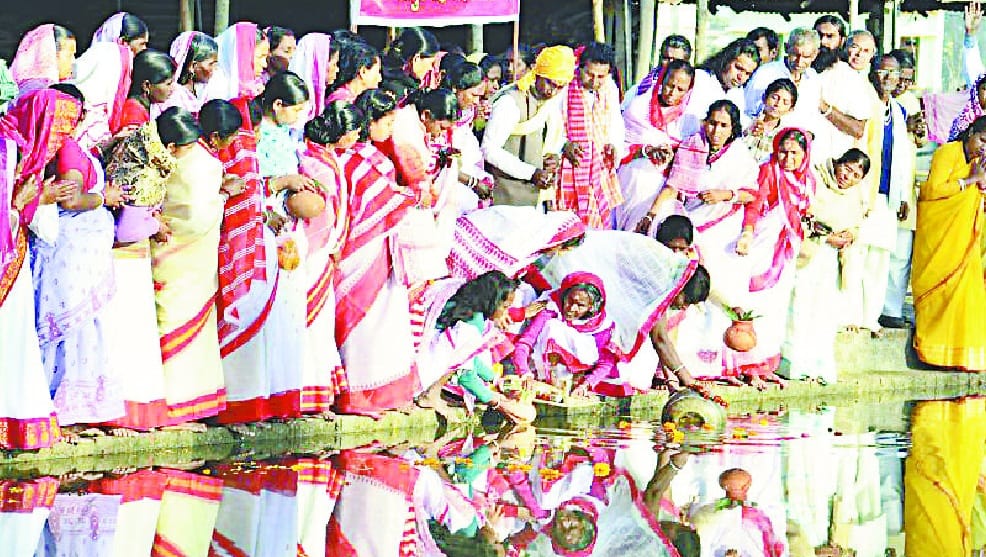 matua fare of bengoli communityu starts in dineshpur 