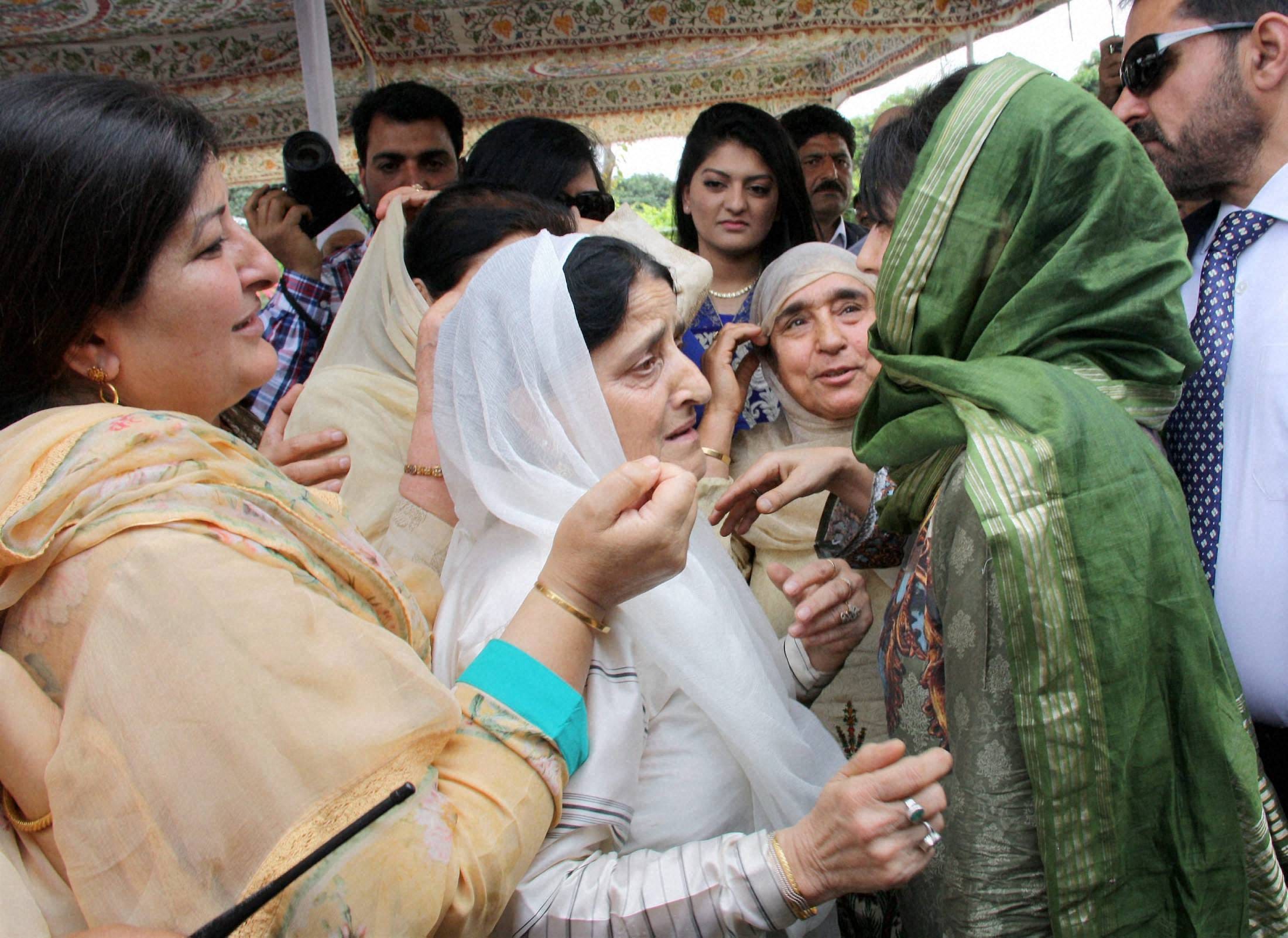 oath ceremony of mehbooba mufti