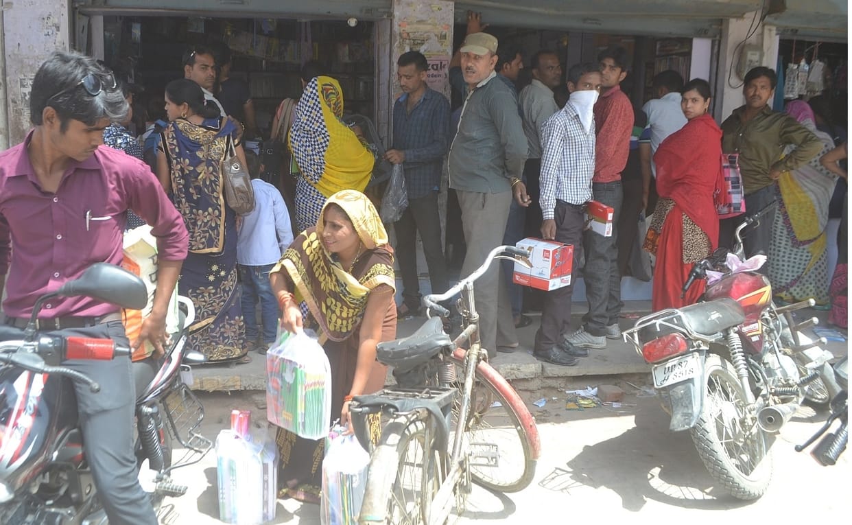 kors aur dres mein kameeshan ka khel