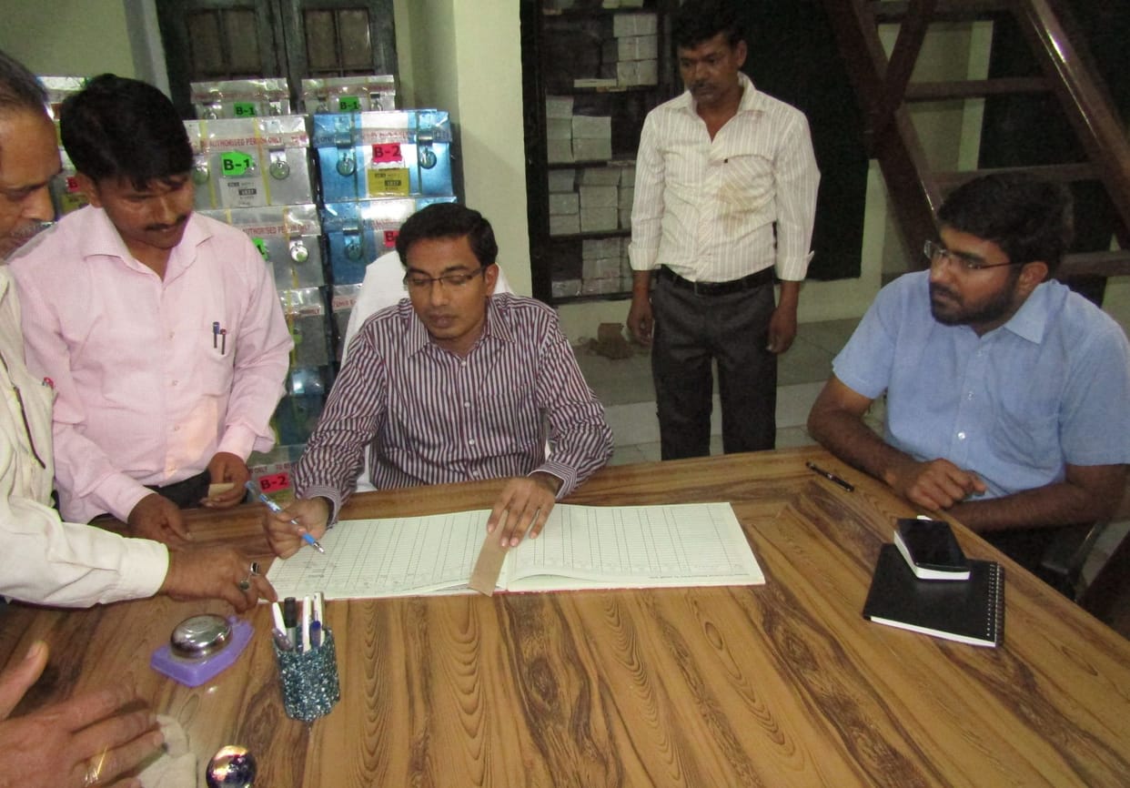 navaagat deeem lokesh em ne sambhaala padabhaar