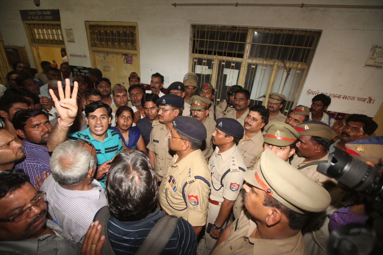Policemen made ruckus after Pilibhit fake encounter case decision.