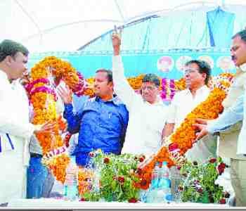 former minister attacked on the state and central governments, 