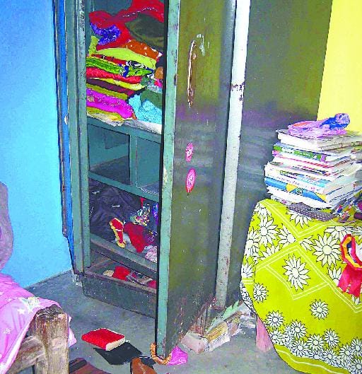 Two houses invaded by thieves