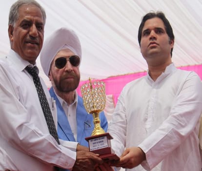 Varun Gandhi is unhappy with the education policy of country.