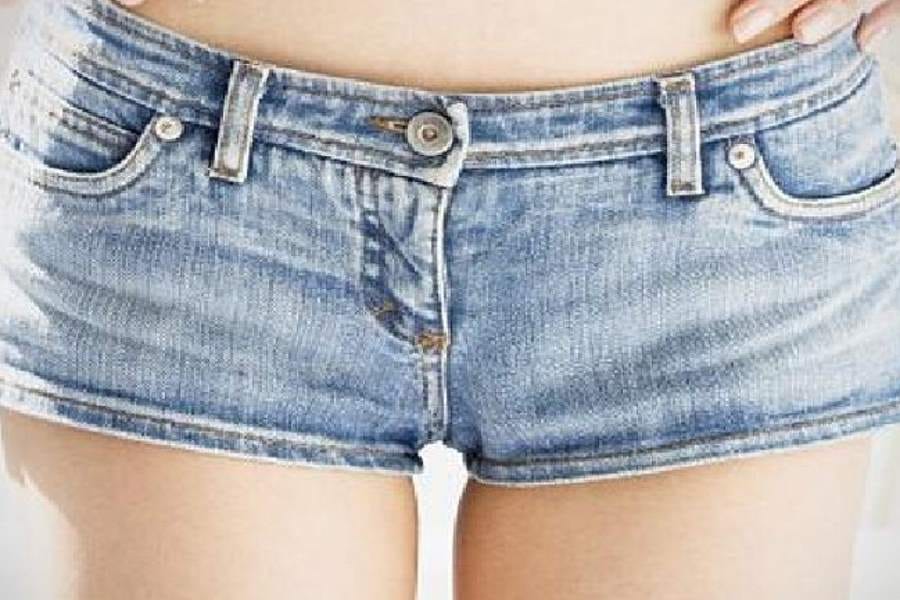 weird internet craze of proving hotness smitten women