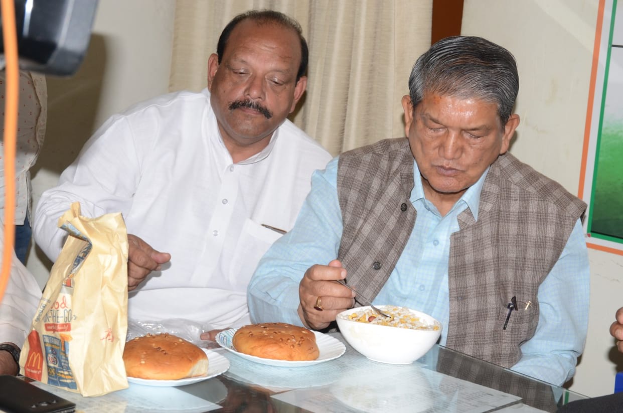 uttarakhand ex cm harish rawat is foody