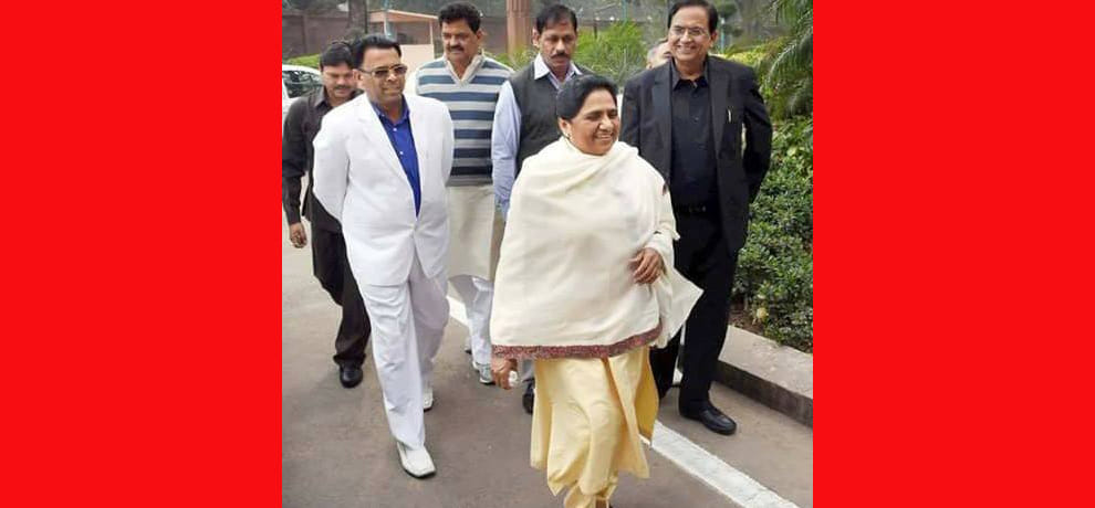 bsp mp narendra kashyap daughter in law himanshi shoots herself