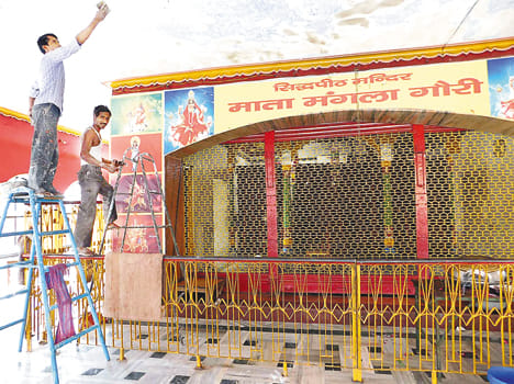Preparations for Navratri at temples