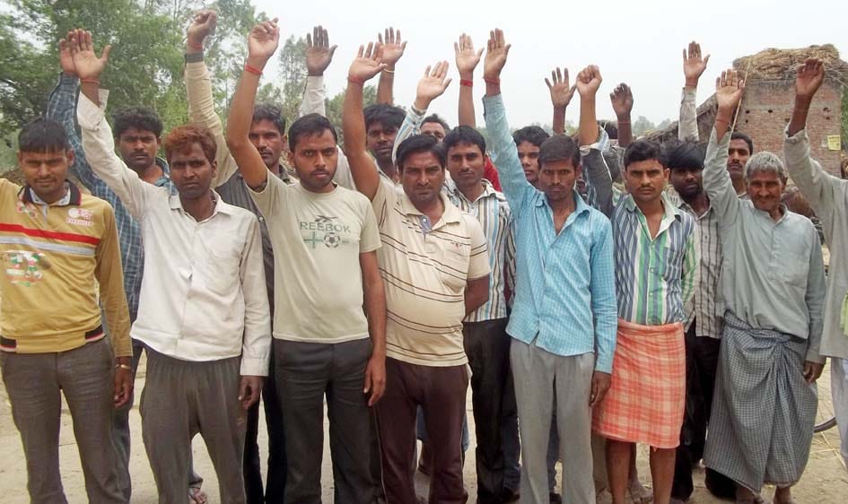 Resist the power department Villagers in the performance