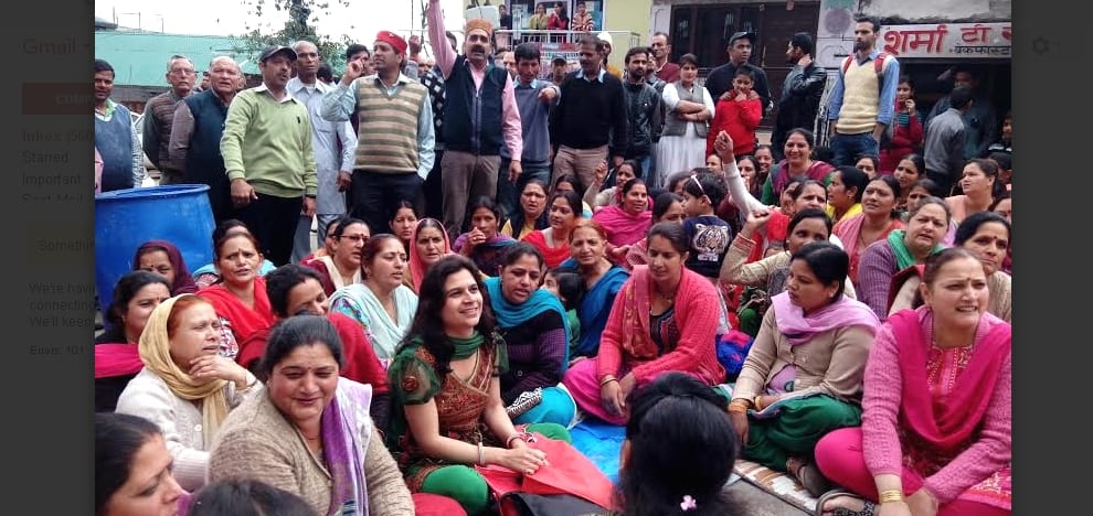 water crisis in shimla city, chakka jam by people.