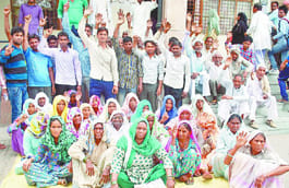 The villagers perform Krodi Collectorate