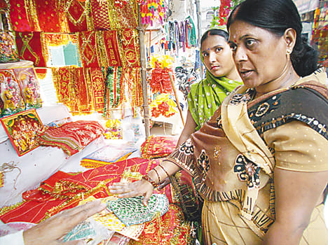 Navratri tomaro , the mother of Jagdamba shall obtain mercy