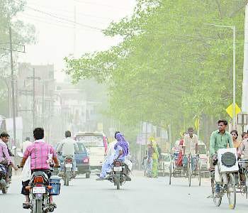 The weather changed in the valley, there was drizzle with dusty air