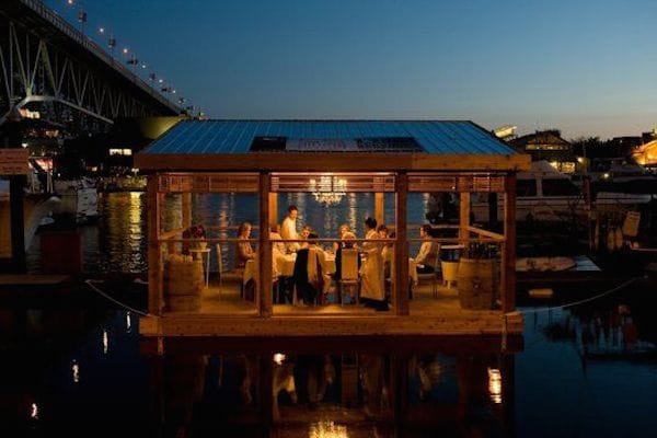 8 floating restaurants