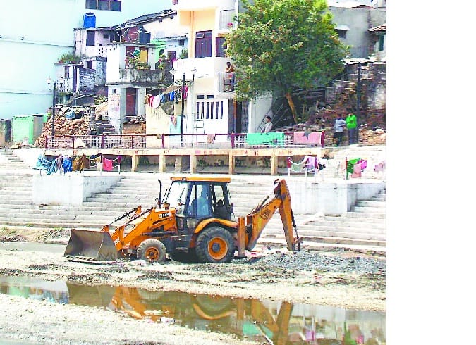 Sarayu river pier under construction