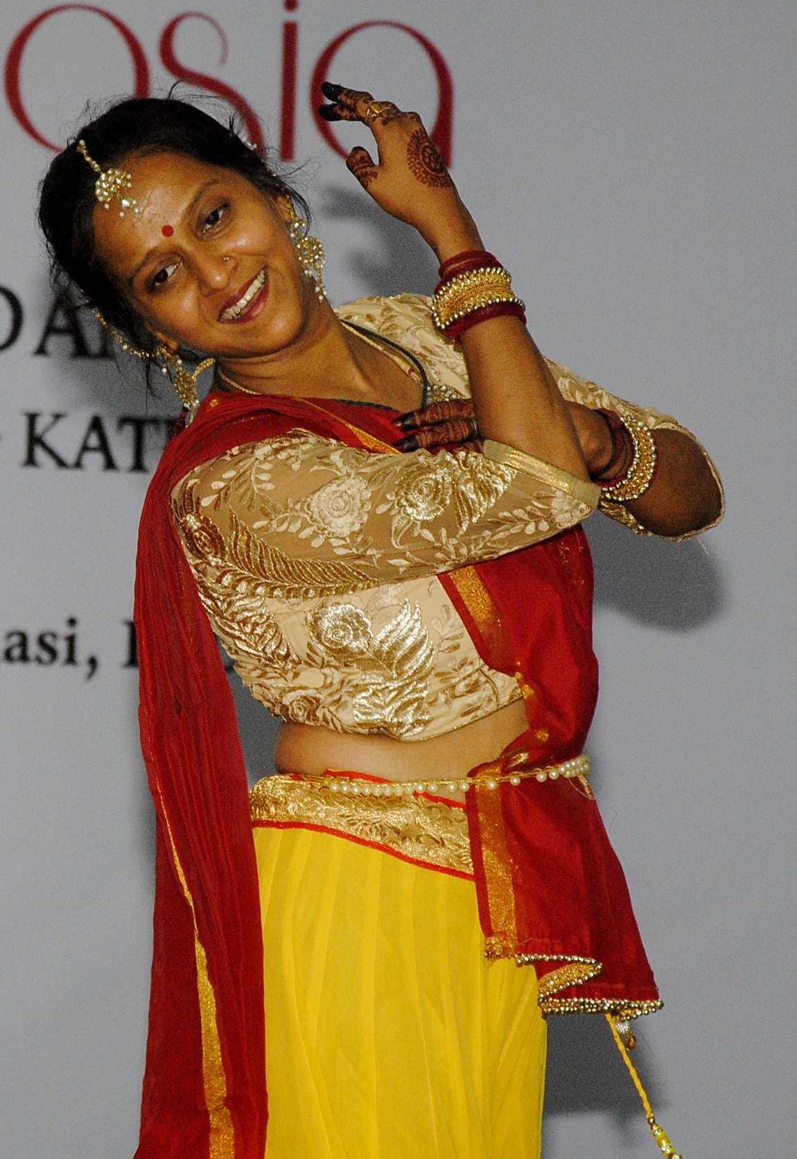 Expectations on the stage of a dream Thirkta
