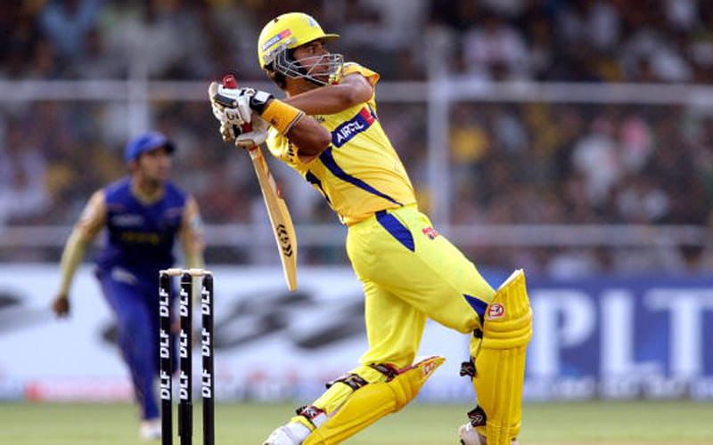 Who planted 230 sixes and 261 fours in IPL ?