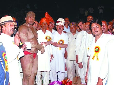 gaurav beacam shre a kahloor